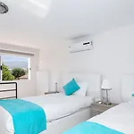 Hotel The Ship 3*
