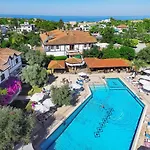 Hotel The Ship 3*